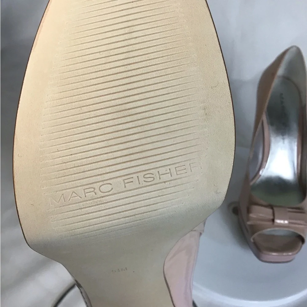 Marc Fisher Women Patent Leather Pale Pink Open Toe Pumps bow front Sz.6.5 GUC